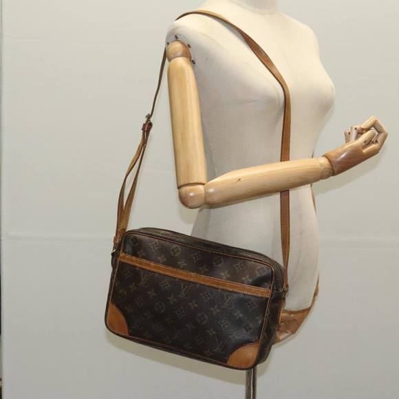 LOUIS VUITTON Monogram Trocadero 30 Shoulder Bag M51272 LV Auth 98338 - Picture 12 of 16